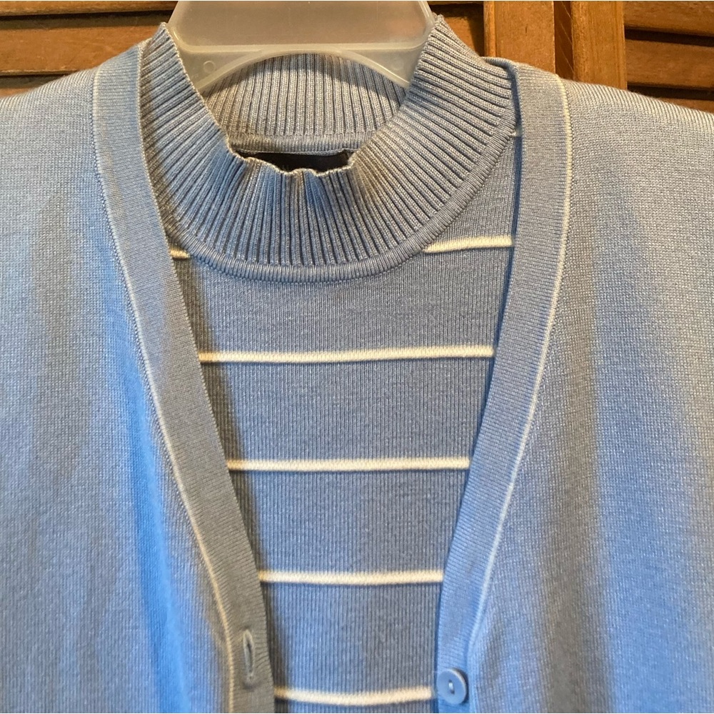 Vintage Van Heusen Powder Blue & White Cardigan Set - Picture 6 of 16